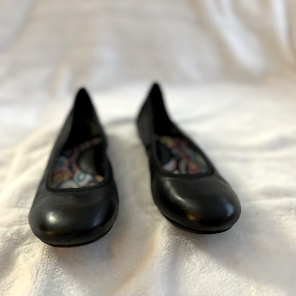 Born Black Leather Ballet Flats size 6.5